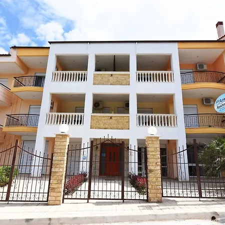 Eleonas Apartman *